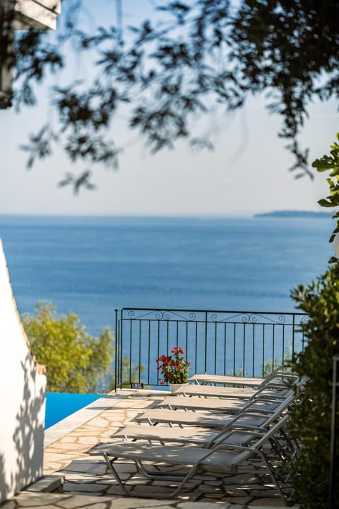 Natural landscape, View (from property/room), Balcony/Terrace, Pool view, Sea view, Swimming pool