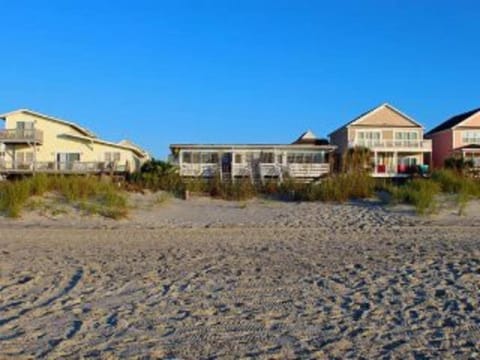 Beachfront -Almost Heaven OCEANFRONT- unit C/ 2br 1ba Condo in Surfside Beach