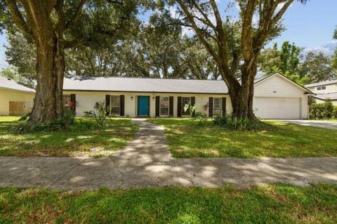 5 Bedroom, King Bed Master Suite House in Temple Terrace