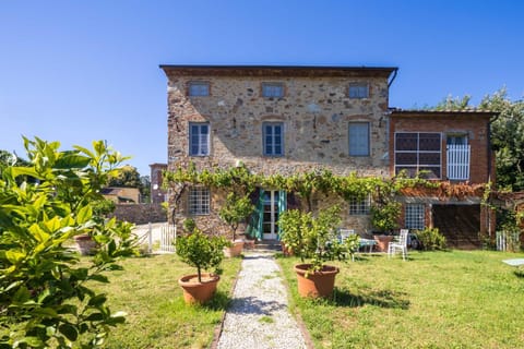 Property building, Facade/entrance, Natural landscape, Garden