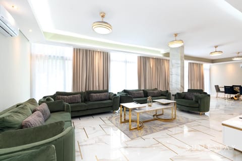 Exclusive 6 Bedroom Villa with Pool and Gym access Villa in Dubai