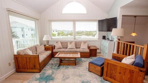 OS10E, Sandune- Oceanside, Private Pool, Hot Tub, Sun Deck, Close to Grocery Store House in Corolla