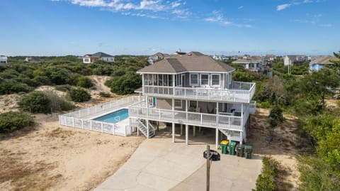OS1C, Here At Last- Oceanside, Private Pool, Hot Tub, ELEV, Close to Beach Access Casa in Corolla