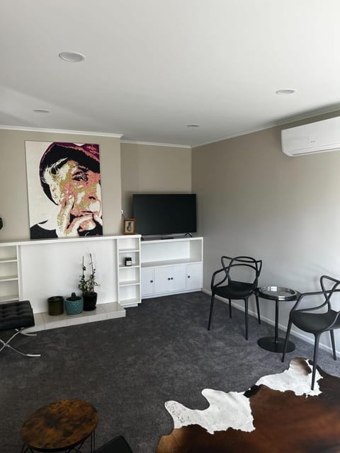 Spacious 2BR Home in the Suburbs House in Auckland