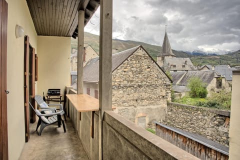 Loft en duplex avec balcon et vue Apartamento in Arreau