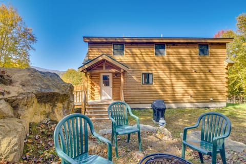 Scenic Franconia Cabin about 6 Mi to Cannon Mountain! Casa in Sugar Hill