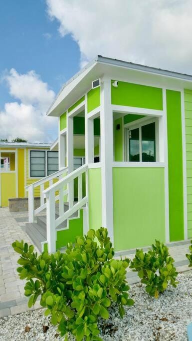 Key Lime Tiny Home New&Cozy House in Sarasota