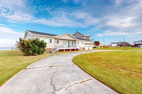 Living Water Estate House in Atlantic Beach