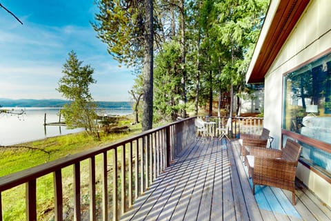 Cabin On The Lake House in Kootenai County