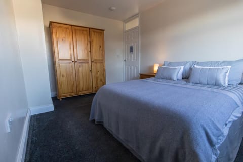 Bed, Bedroom, wardrobe