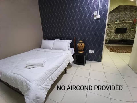 Afya Alya Guesthouse Melaka No Aircond Campground/ 
RV Resort in Malacca