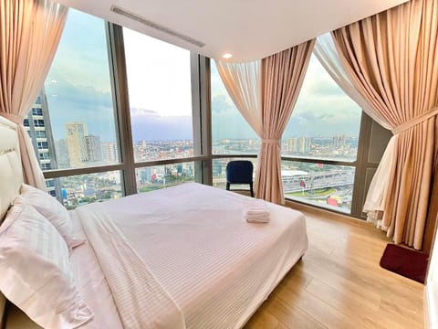 Landmark 81 Luxury Apartment & The Vinhomes Luxury Apartment Zone 1 - 2 - 3 - 4 bedrooms - Tommy'shome Condo in Ho Chi Minh City