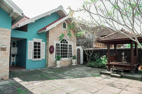 Tamu Ibu by Ubu Villa - 5 Bedrooms Villa in Yogyakarta Villa in Special Region of Yogyakarta