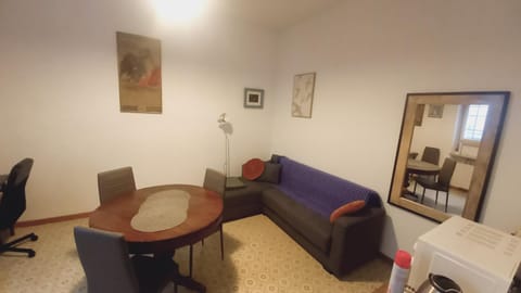 Console Camprini Rooms & Apartments - Parco Tassinari Condo in Faenza