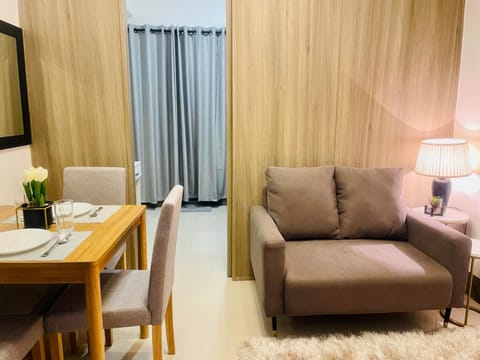 LoveFame 8M Bed and Breakfast in Mandaluyong