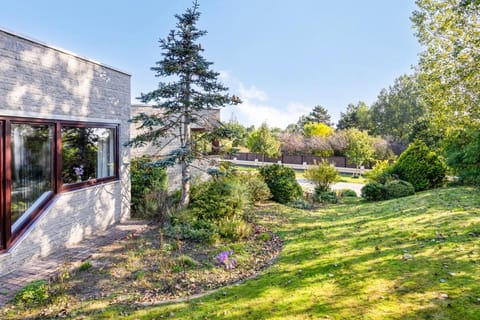 Property building, Spring, Day, Natural landscape, Garden, Garden view