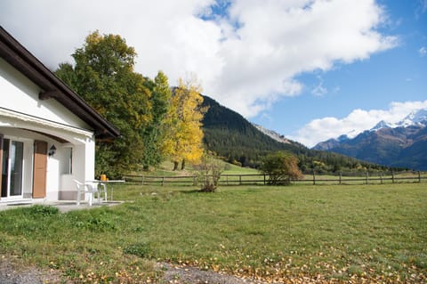 Ferienhaus mit Garten Tgease Schilendra-Lantsch-Lenz-Lenzerheide House in Lantsch/Lenz