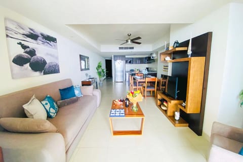 Oceanview Condos, Pools, Whirlpool, Gym & Game Room Appartement in Puerto Vallarta
