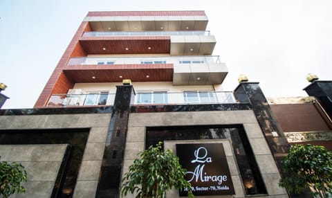Hotel La Mirage Hotel in Noida