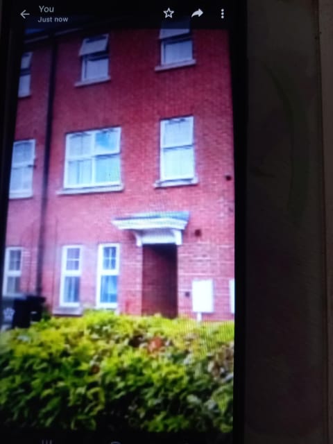 Private rooms, 2 showers in 3 storey hse, 25 minutes walk from Leicester city centre Bed and Breakfast in Leicester