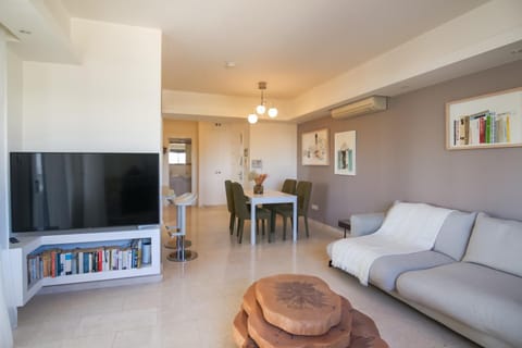 Phaedrus Living: Erato Seaview Luxury Penthouse Condominio in Limassol City