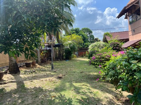 Property building, Day, Natural landscape, Garden, Garden view