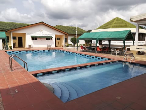 Property building, Day, Pool view, Swimming pool