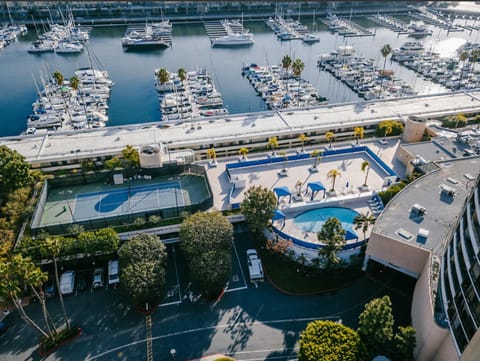 Harbor Front Haven With Stunning Marina View Condo in Marina del Rey