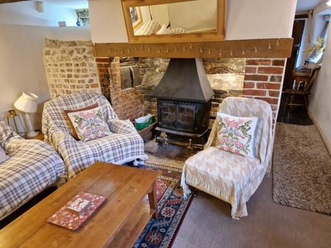 Delightful 3bed thatched Cottage House in Test Valley District