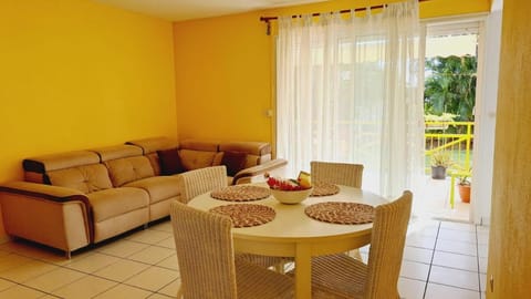 Living room, Dining area, Garden view