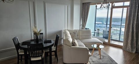 Sea romantic 26th floor with Jacuzzi Apartment in Klaipėda