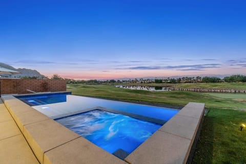 Retreat Paradise Infinity Pool Amazing Views House in La Quinta