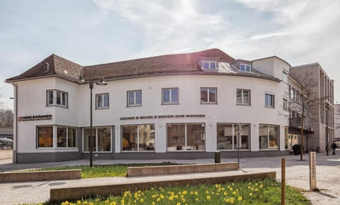 Property building, Street view, Location