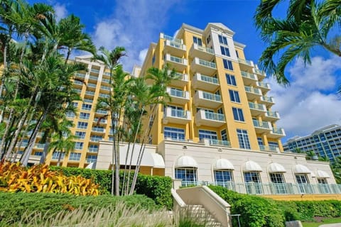 Apartment Located at The Ritz Carlton Key Biscayne, Miami Condominio in Key Biscayne