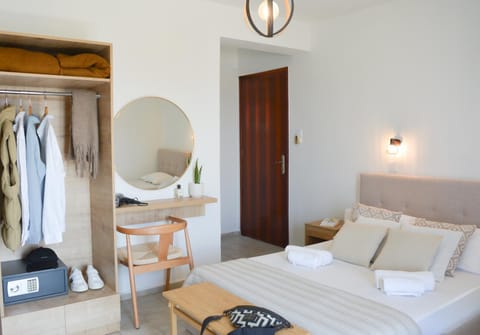 Photo of the whole room, wardrobe