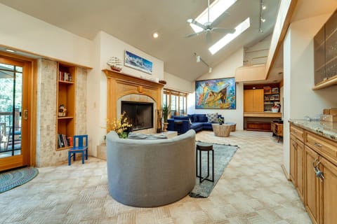 Expansive Tahoe Donner House with Hot Tub! House in Truckee