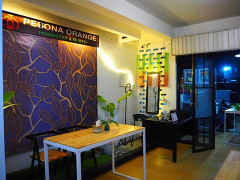 OYO 93311 Pesona Orange Homestay Hôtel in Padang
