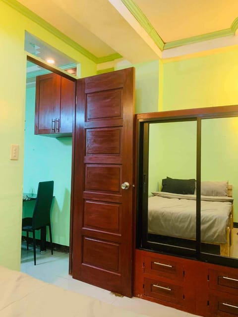 Casa De Familia Staycation Inn in Paranaque