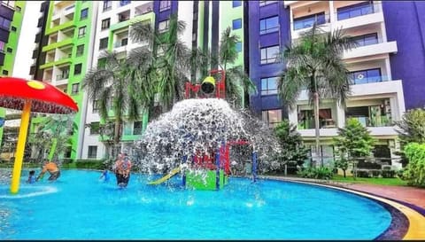 Ipoh Manhattan Water Park Pool View Cozy Homestay Condo in Ipoh