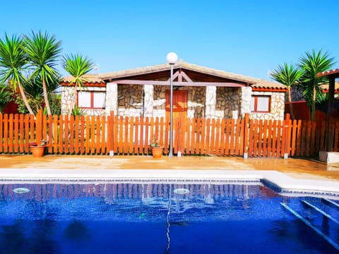 Property building, Off site, Day, Pool view, Swimming pool, sunbed