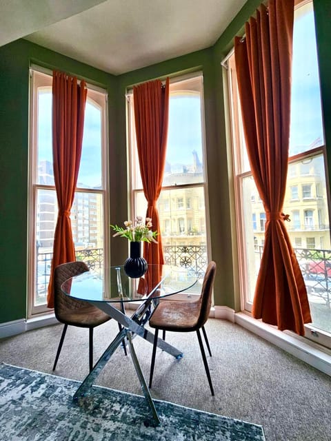 FLASH SALE Central Hove 3 Bedroom Flat BN310FIR03 Apartment in Hove