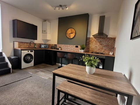 Stay @ The Old Bank Apartments, Burton on Trent Condo in Burton upon Trent
