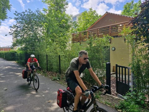 Spring, Day, Cycling, Cycling, group of guests