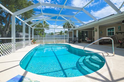 Patio, Pool view, Swimming pool, sunbed