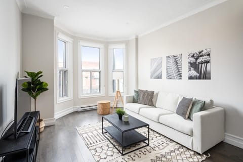 Plateau Prime Residence Condo in Laval