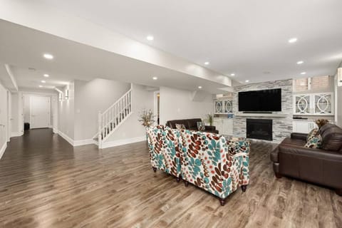 Walk-out Basement with Private Entrance Condo in Brampton