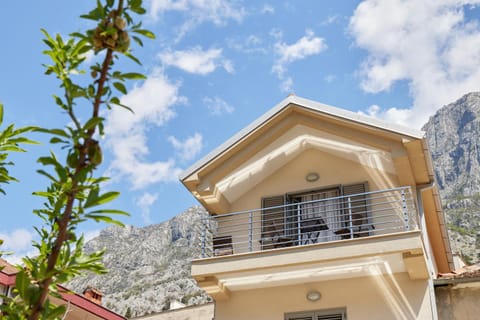 Property building, Balcony/Terrace