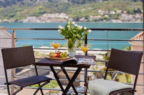 View (from property/room), Balcony/Terrace, Mountain view, Sea view