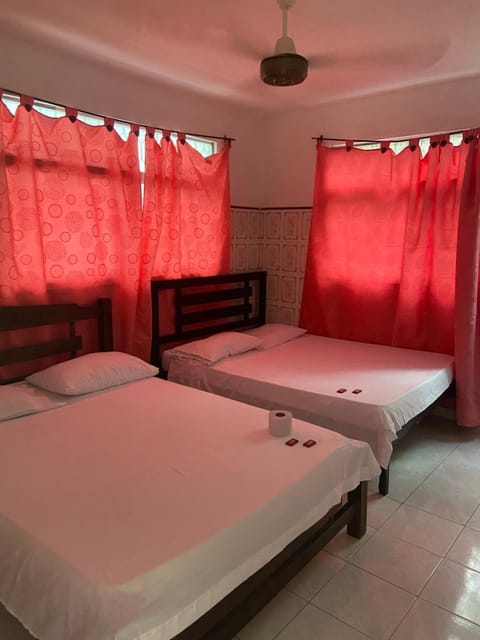 Hostal La Terraza Bed and Breakfast in Santa Marta