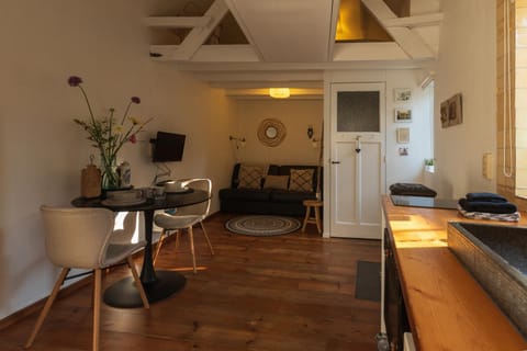 TV and multimedia, Living room, Seating area, Dining area, Dinner